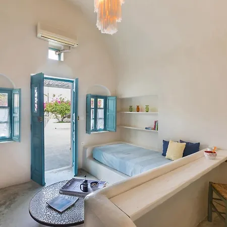 Caveland Hostel
